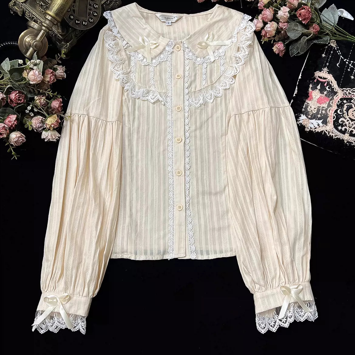 S / apricot - white lace - long sleeve