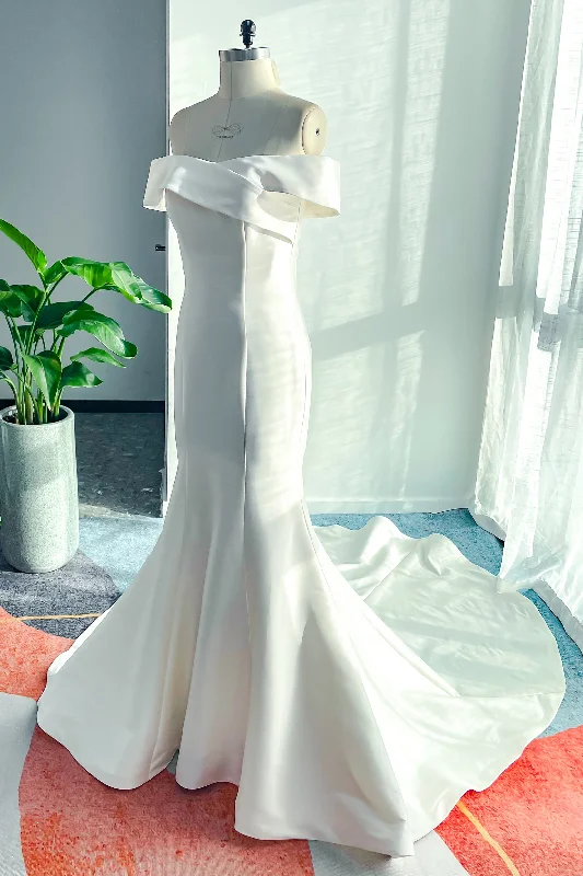 Trumpet-Mermaid Court Train Mikado Wedding Dress CW3125